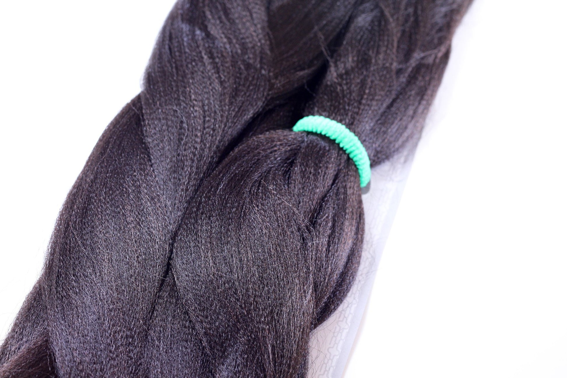 X Braid - 100% Kanekalon Fibers - beautygiantusa.com