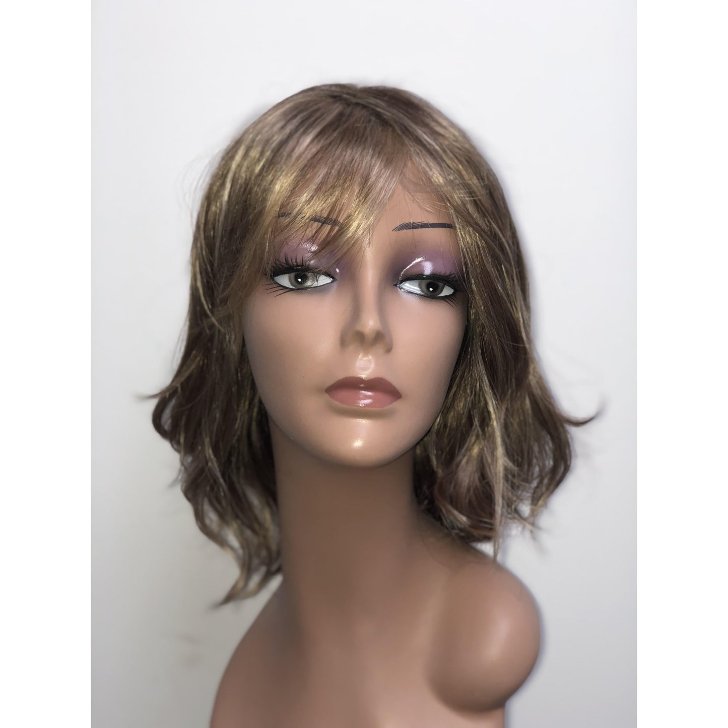 STOP TRAFFIC AVERAGE WIG By Raquel Welch - BeautyGiant USA